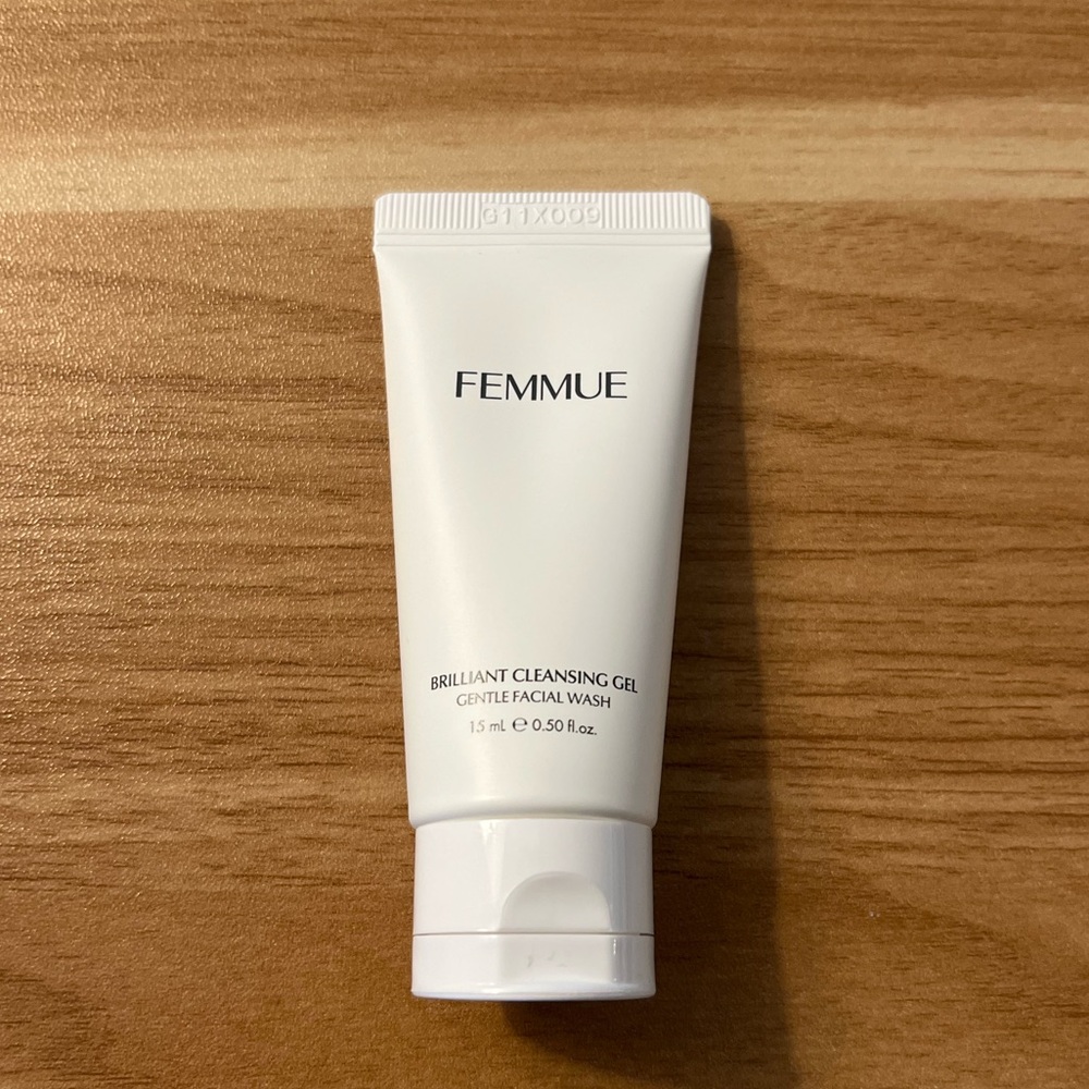 Femmue Brilliant Cleansing Gel